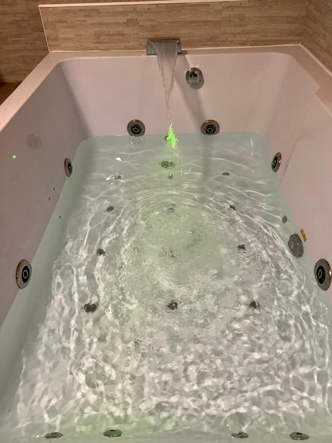 Magnifique Loft 35M2 Jacuzzi Rvb Night 1 Hotell Amiens Eksteriør bilde