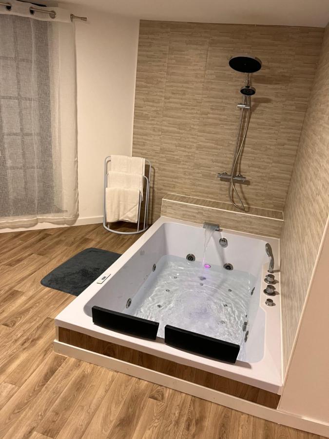 Magnifique Loft 35M2 Jacuzzi Rvb Night 1 Hotell Amiens Eksteriør bilde