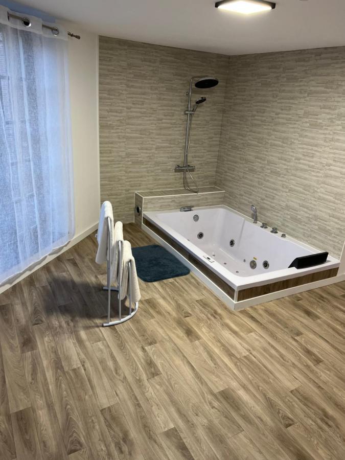 Magnifique Loft 35M2 Jacuzzi Rvb Night 1 Hotell Amiens Eksteriør bilde