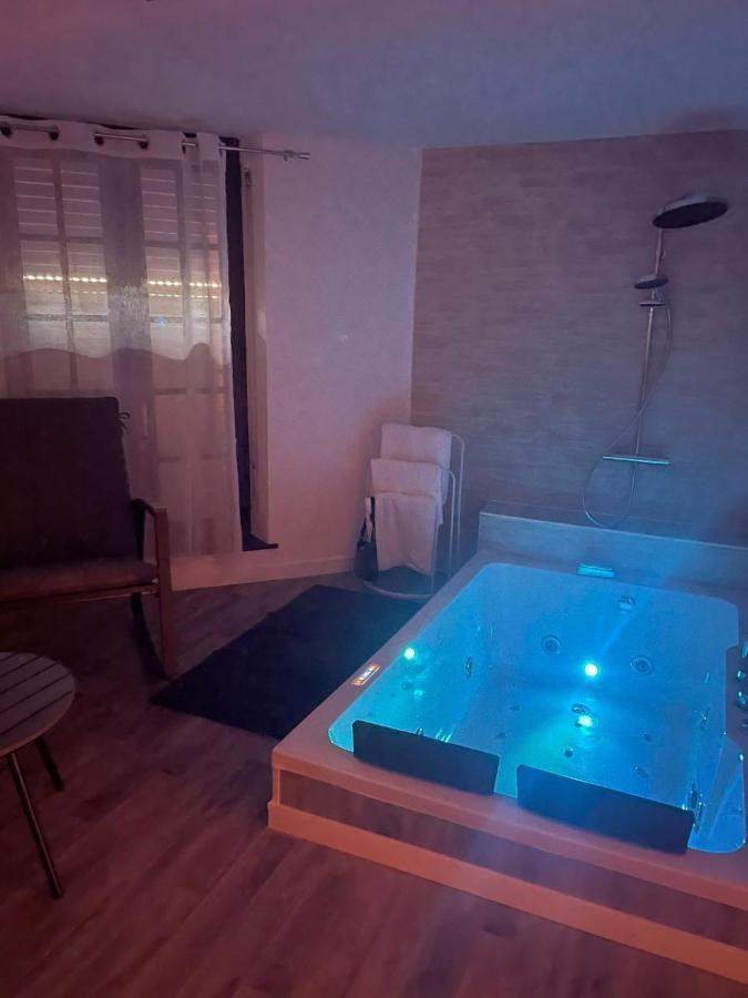 Magnifique Loft 35M2 Jacuzzi Rvb Night 1 Hotell Amiens Eksteriør bilde